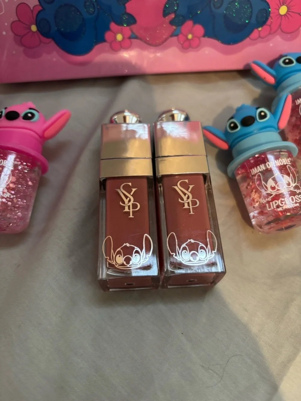 Lilo & Stitch Pink 'Charming' Eyeshadow pallet and 6 lipgloss bundle
